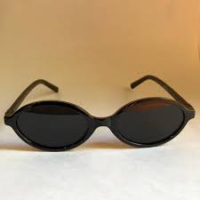 Gafas de Sol Ovaladas Modernas con Protección UV Diseño Elegante